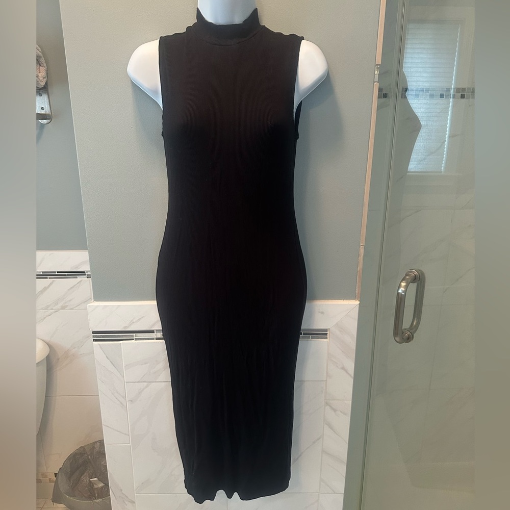 Sleeveless black dress